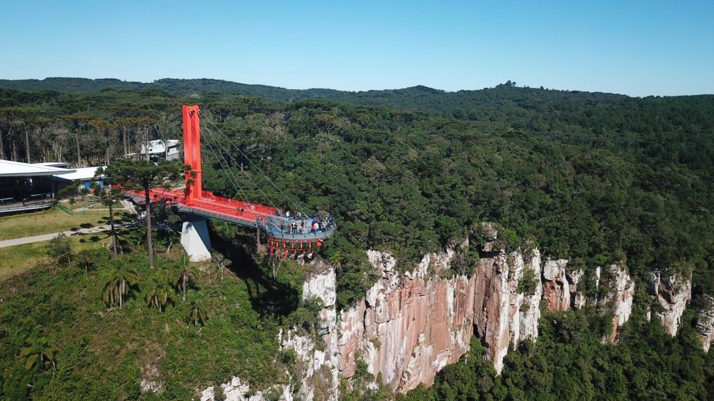 O Skyglass é um lugar Mágico em Canela! Vem de Alternativa Car e curta essa aventura com a sua família!